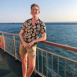 Meet your Posher, Aaron